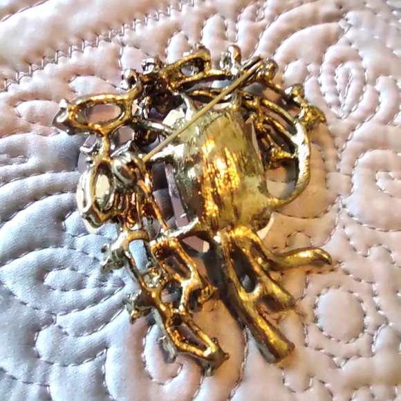 Gold, Topaz and Rhinestone Brooch.  Beautiful on a jacket or a scarf. 🧣 - Picture 3 of 5